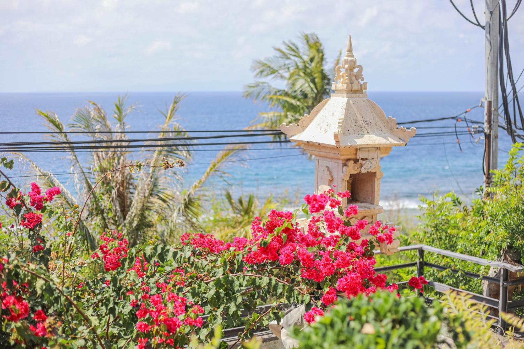 Manta Cottages With Sea View Batununggul Exterior foto