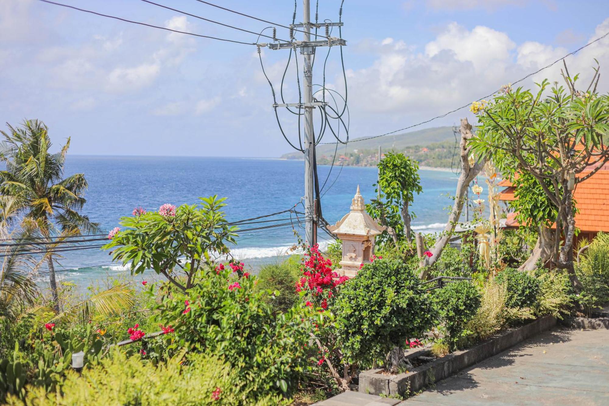 Manta Cottages With Sea View Batununggul Exterior foto