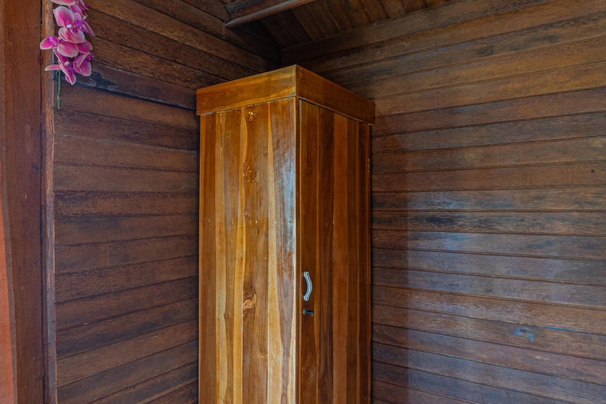 Manta Cottages With Sea View Batununggul Exterior foto